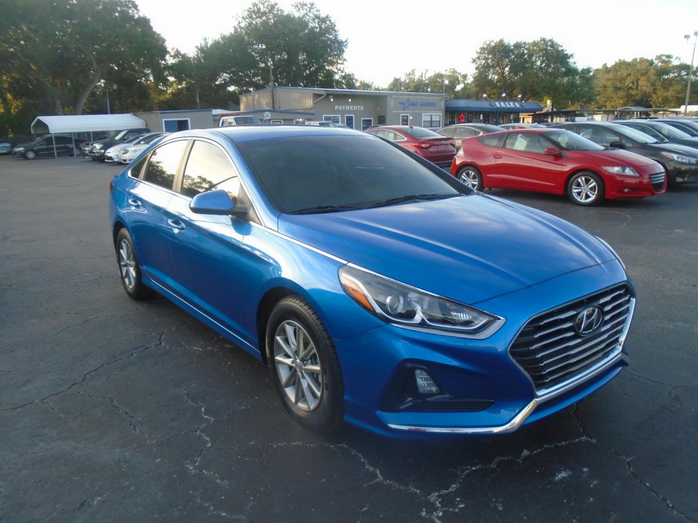 2019 Hyundai Sonata (5NPE24AF7KH) with an 2.4L L4 DOHC 16V engine, 6-Speed Automatic transmission, located at 6112 N Florida Avenue, Tampa, FL, 33604, (888) 521-5131, 27.954929, -82.459534 - Photo#2